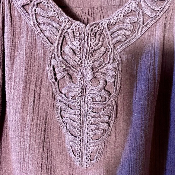 Purple Eddie Bauer 100% cotton tank top with lace detail on the neck - Picture 3 of 5